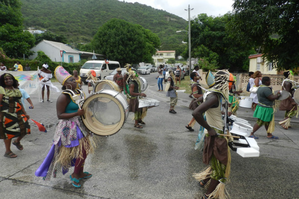 Cultural parade through St Peters Streets  – ilandvibez – st maarten agriculture 20140701225