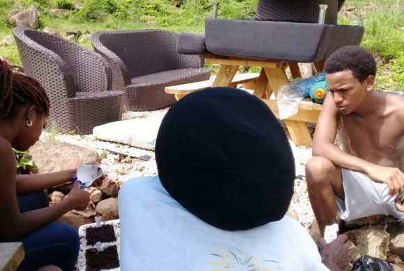 St-Peters-community-garden-st-maarten-rebuilding-volunteers-2017120139-580×390